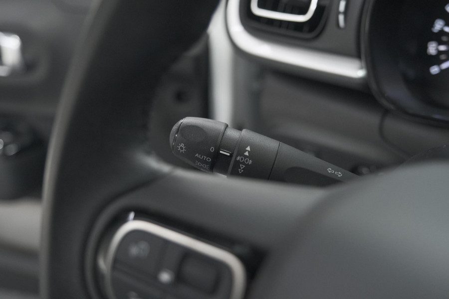 Citroën C3 PureTech 110 EAT6 Feel Edition | Panoramadak | Apple Carplay | Parkeersensoren | 16 Inch Lichtmetalen Velgen