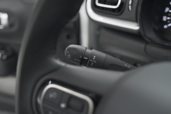 Citroën C3 PureTech 110 EAT6 Feel Edition | Panoramadak | Apple Carplay | Parkeersensoren | 16 Inch Lichtmetalen Velgen