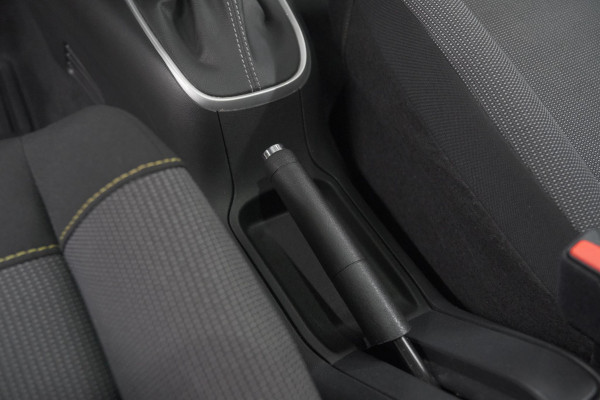Citroën C3 PureTech 110 EAT6 Feel Edition | Panoramadak | Apple Carplay | Parkeersensoren | 16 Inch Lichtmetalen Velgen