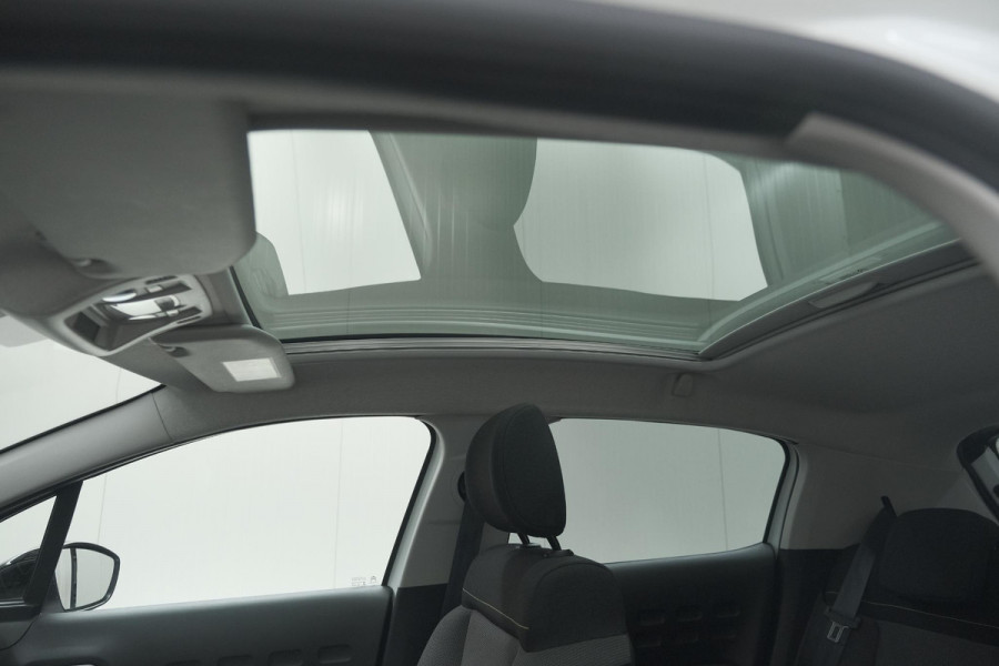 Citroën C3 PureTech 110 EAT6 Feel Edition | Panoramadak | Apple Carplay | Parkeersensoren | 16 Inch Lichtmetalen Velgen