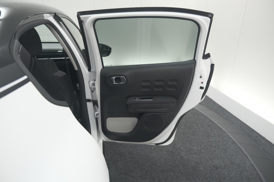 Citroën C3 PureTech 110 EAT6 Feel Edition | Panoramadak | Apple Carplay | Parkeersensoren | 16 Inch Lichtmetalen Velgen