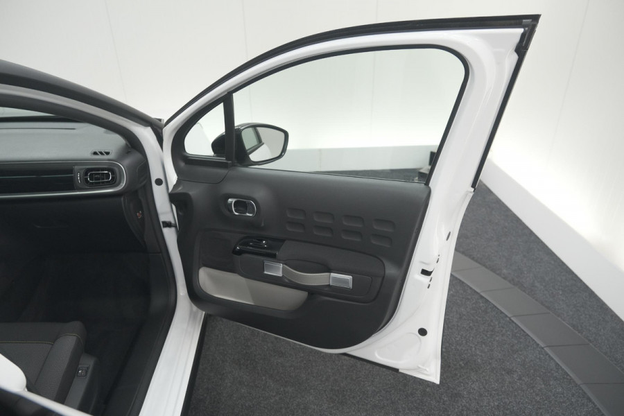 Citroën C3 PureTech 110 EAT6 Feel Edition | Panoramadak | Apple Carplay | Parkeersensoren | 16 Inch Lichtmetalen Velgen
