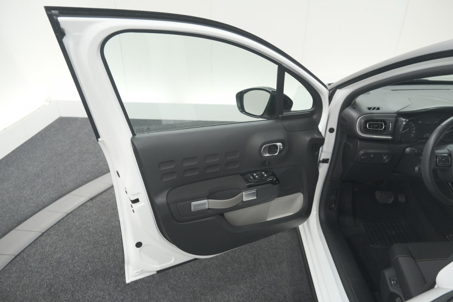 Citroën C3 PureTech 110 EAT6 Feel Edition | Panoramadak | Apple Carplay | Parkeersensoren | 16 Inch Lichtmetalen Velgen