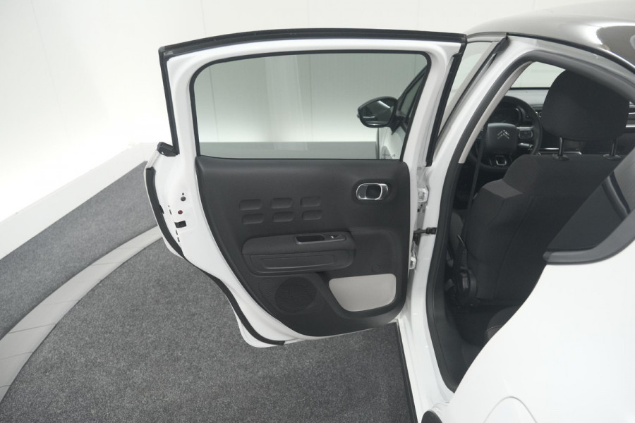 Citroën C3 PureTech 110 EAT6 Feel Edition | Panoramadak | Apple Carplay | Parkeersensoren | 16 Inch Lichtmetalen Velgen
