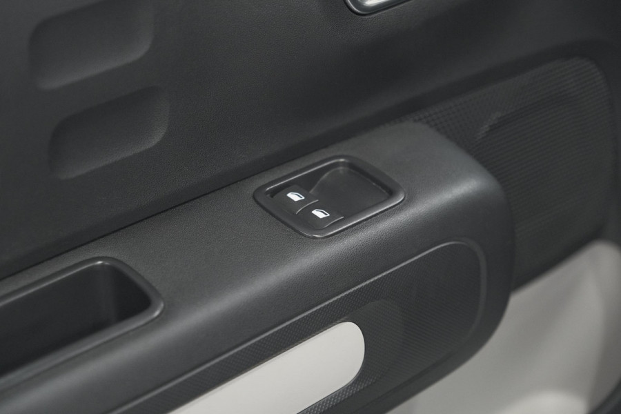 Citroën C3 PureTech 82 Feel | Apple Carplay | Climate Control | 15 Inch Lichtmetalen Velgen | Stoelverwarming