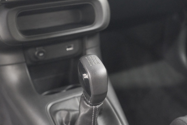 Citroën C3 PureTech 82 Feel | Apple Carplay | Climate Control | 15 Inch Lichtmetalen Velgen | Stoelverwarming