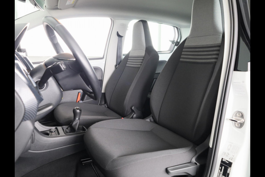 Volkswagen up! 1.0 65PK | Verlengde garantie  | ECC Airco | Parkeersensoren | Cruise control | Camera