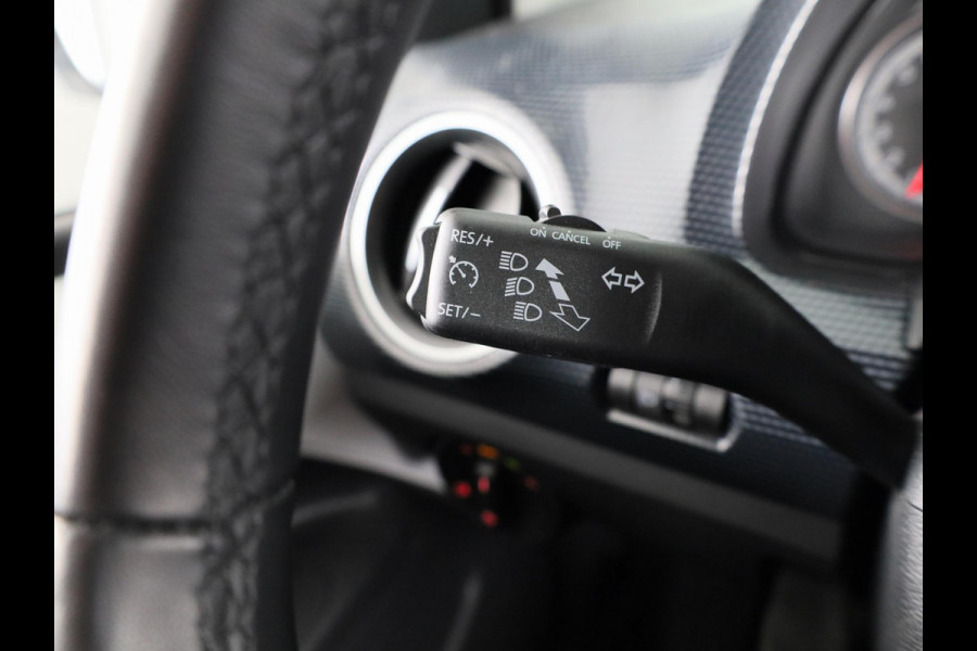 Volkswagen up! 1.0 65PK | Verlengde garantie  | ECC Airco | Parkeersensoren | Cruise control | Camera