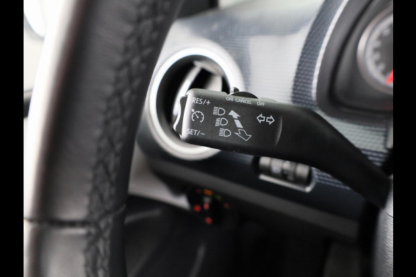 Volkswagen up! 1.0 65PK | Verlengde garantie  | ECC Airco | Parkeersensoren | Cruise control | Camera