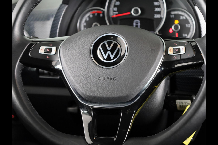 Volkswagen up! 1.0 65PK | Verlengde garantie  | ECC Airco | Parkeersensoren | Cruise control | Camera
