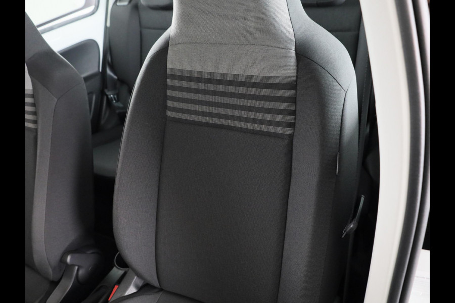 Volkswagen up! 1.0 65PK | Verlengde garantie  | ECC Airco | Parkeersensoren | Cruise control | Camera