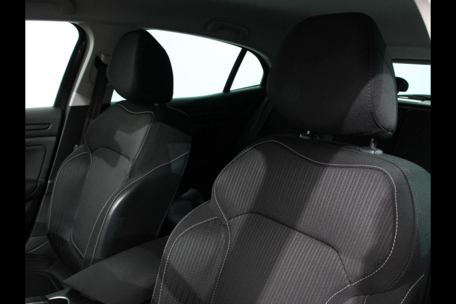 Renault Mégane 1.2 TCe Limited Climate control Cruise control parkeersensor achter Trekhaak Navigatie Lichtmetalen velgen