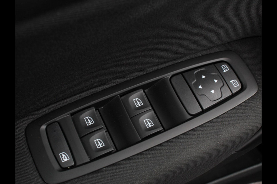 Renault Mégane 1.2 TCe Limited Climate control Cruise control parkeersensor achter Trekhaak Navigatie Lichtmetalen velgen