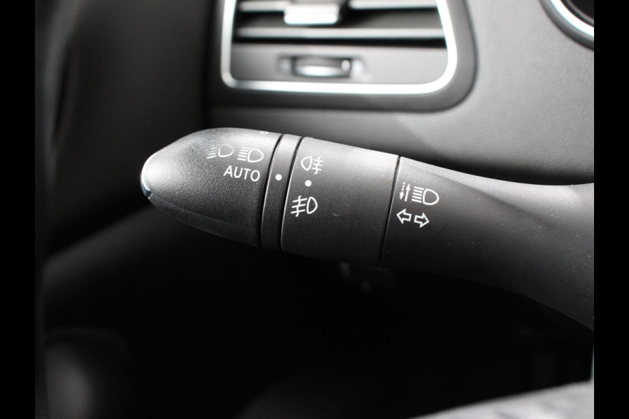 Renault Mégane 1.2 TCe Limited Climate control Cruise control parkeersensor achter Trekhaak Navigatie Lichtmetalen velgen