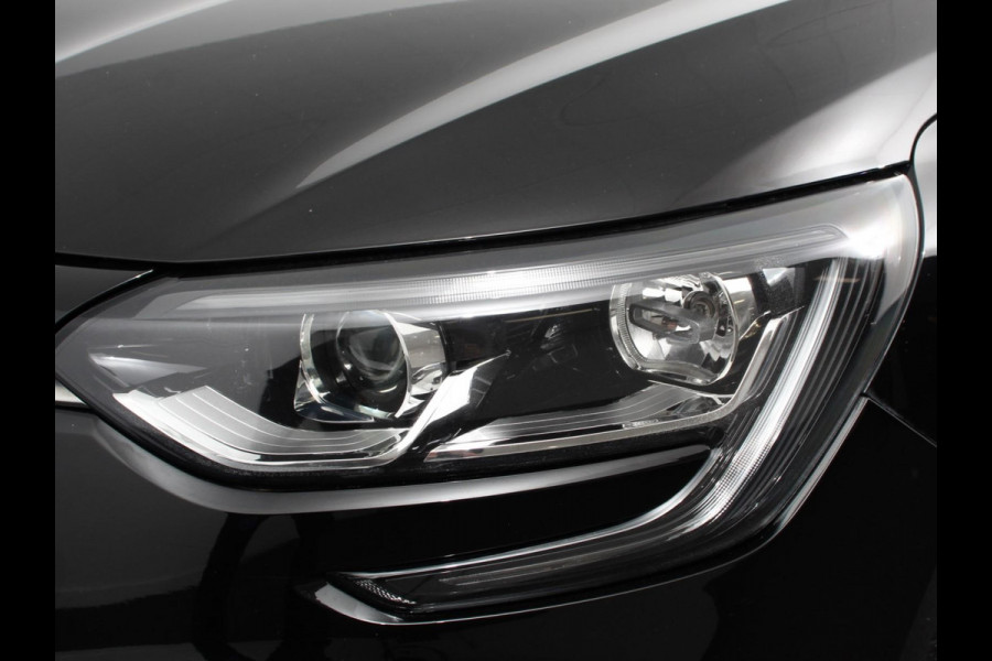 Renault Mégane 1.2 TCe Limited Climate control Cruise control parkeersensor achter Trekhaak Navigatie Lichtmetalen velgen
