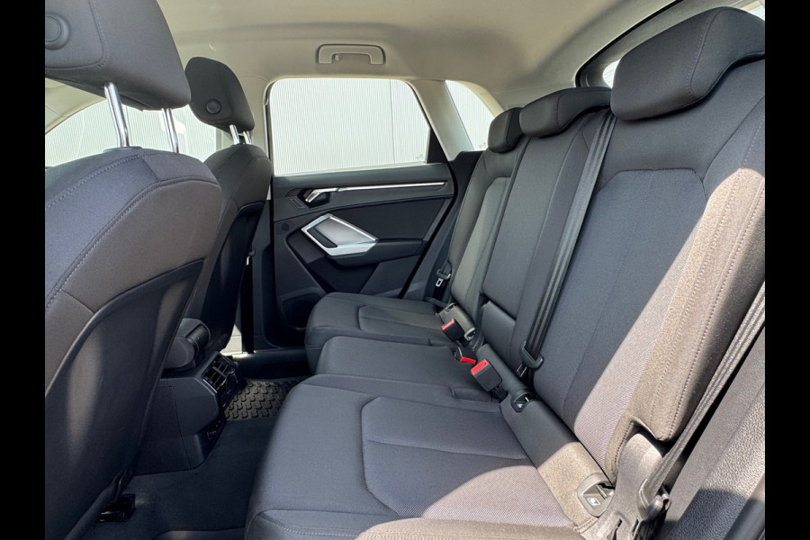 Audi Q3 35 TFSI * Sideass. * PDC v+a * Visueel Cockpit *