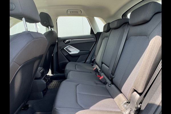 Audi Q3 35 TFSI * Sideass. * PDC v+a * Visueel Cockpit *