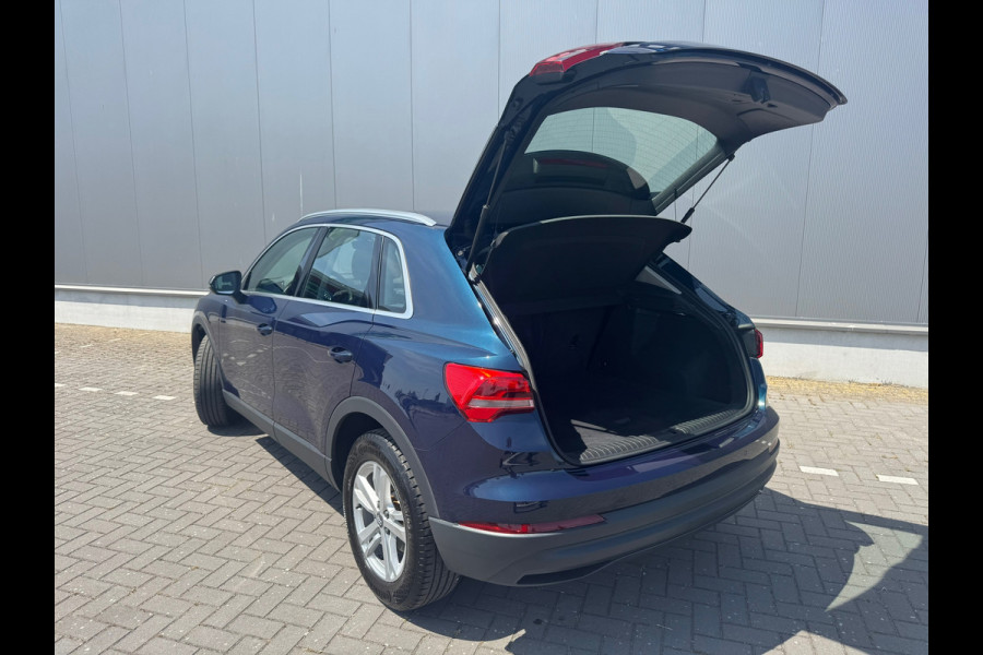 Audi Q3 35 TFSI * Sideass. * PDC v+a * Visueel Cockpit *