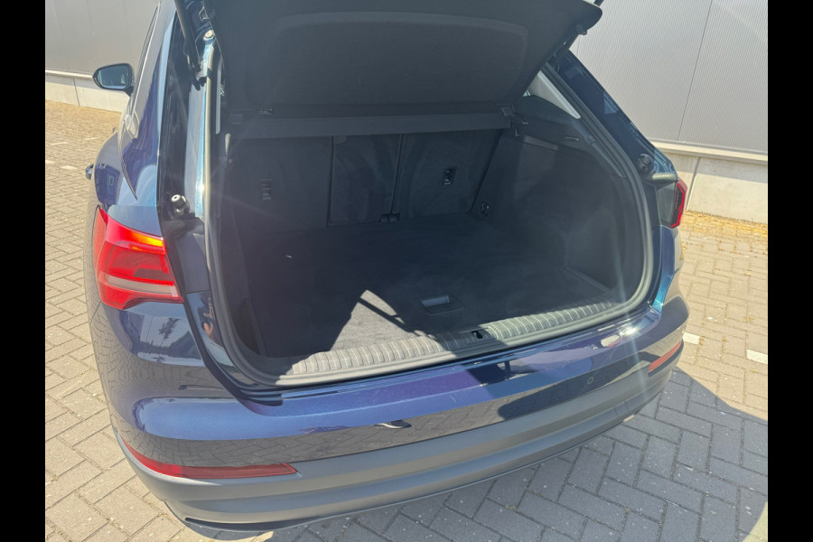Audi Q3 35 TFSI * Sideass. * PDC v+a * Visueel Cockpit *