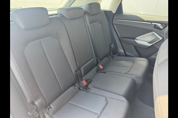 Audi Q3 35 TFSI * Sideass. * PDC v+a * Visueel Cockpit *