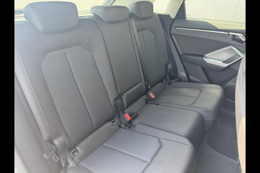 Audi Q3 35 TFSI * Sideass. * PDC v+a * Visueel Cockpit *