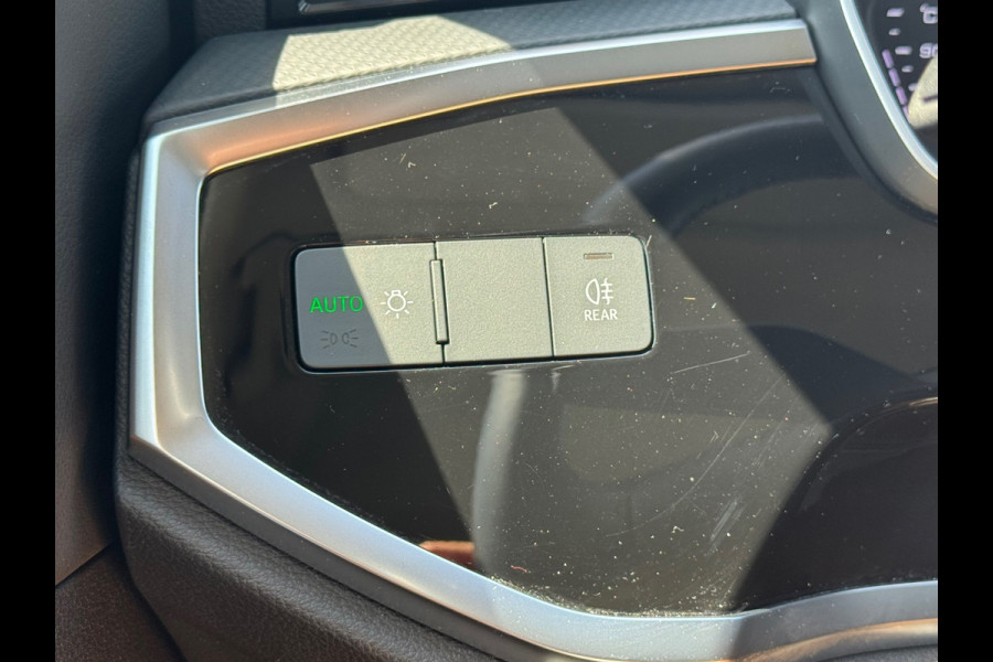 Audi Q3 35 TFSI * Sideass. * PDC v+a * Visueel Cockpit *