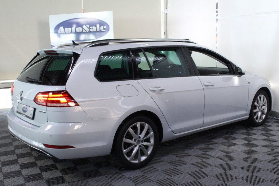 Volkswagen GOLF Variant 1.5 TSI DSG Highline PANO VIRTUAL CARPL ACC STUURVW '19