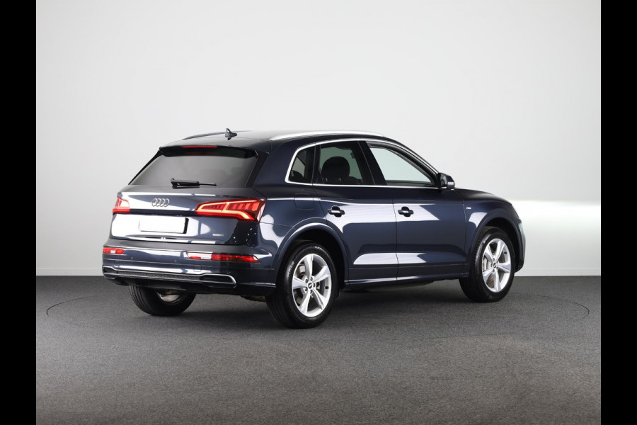 Audi Q5 50 TFSI e Advanced edition 299pk Plug in Hybrid S-tronic | Navigatie | Parkeersensoren | Adaptieve cruise control |