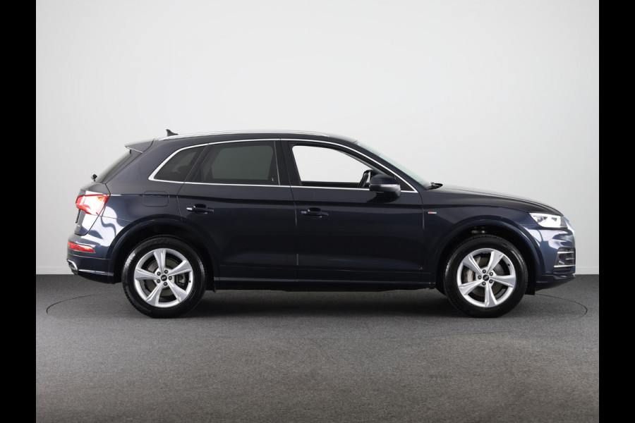 Audi Q5 50 TFSI e Advanced edition 299pk Plug in Hybrid S-tronic | Navigatie | Parkeersensoren | Adaptieve cruise control |