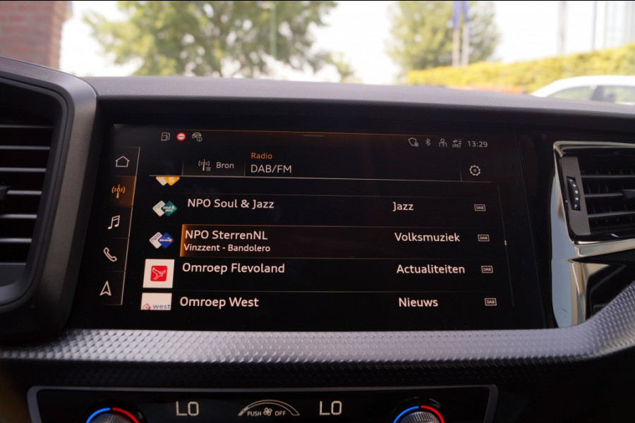 Audi A1 Sportback 30 TFSI 115pk Automaat S-Line Edition -NAVI-ECC-PDC-