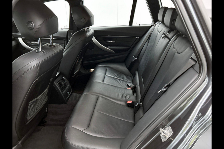 BMW 3 Serie Touring 318i M Sport Corporate Lease Automaat (GROOT-NAVIGATIE, STOELVERWARMING, LED, 1e EIGENAAR, GOED ONDERHOUDEN)