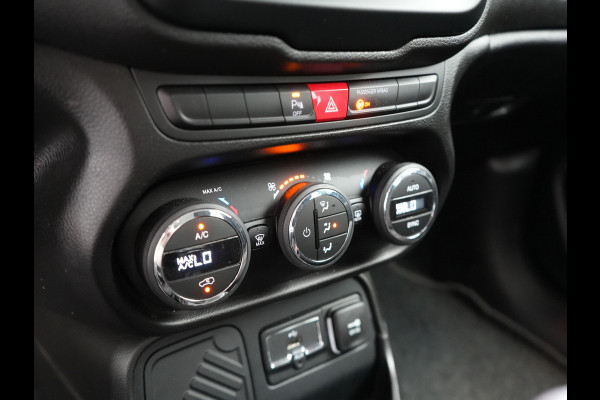 Jeep Renegade 1.6 E-Torq Night Eagle II 39225km | Trekhaak Afneembaar | Keyless | Navi Full Map | 18"L.M | Cruise Control | Uconnect | Climate Control |