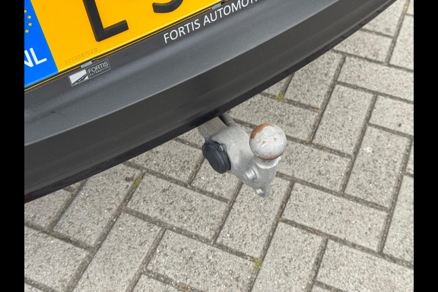 Volvo XC40 Recharge P8 AWD R-Design NL AUTO | TREKHAAK | CARPLAY |