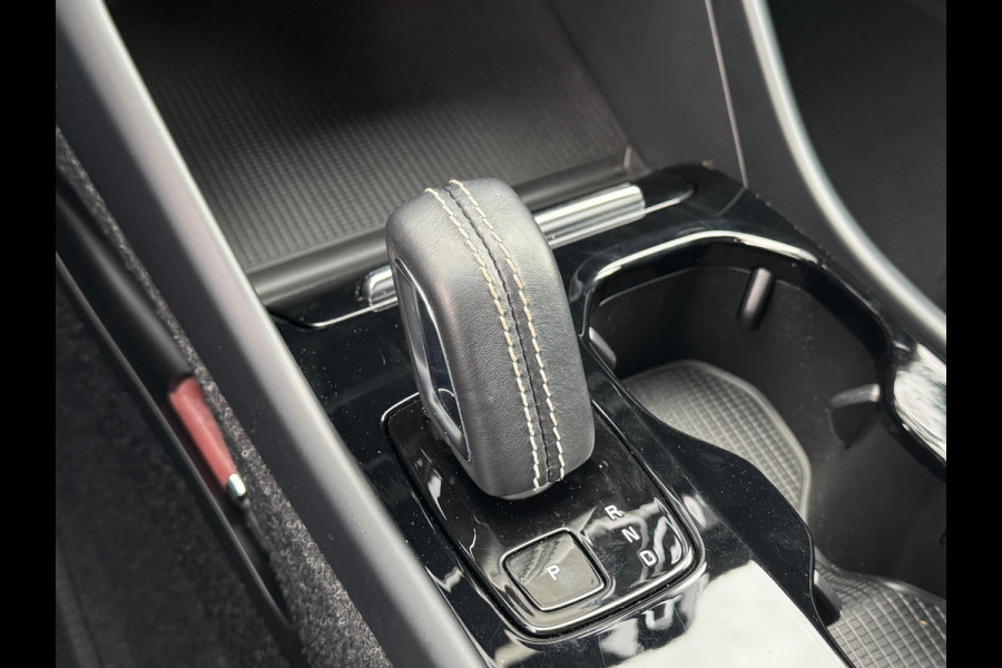 Volvo XC40 Recharge P8 AWD R-Design NL AUTO | TREKHAAK | CARPLAY |