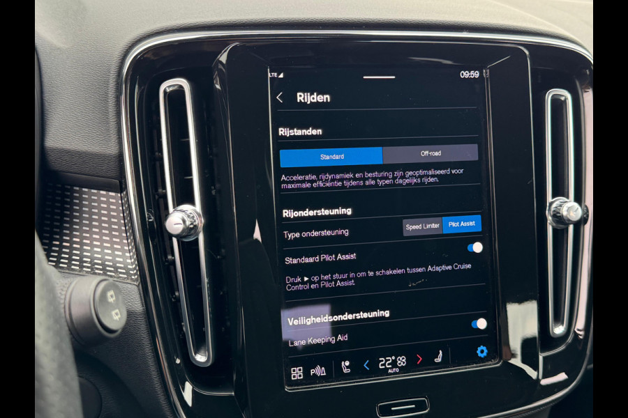 Volvo XC40 Recharge P8 AWD R-Design NL AUTO | TREKHAAK | CARPLAY |