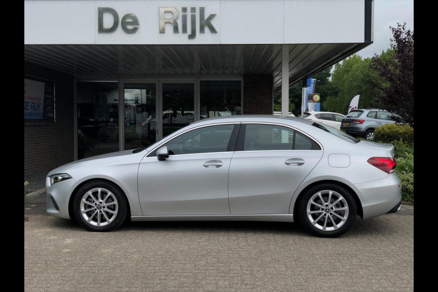 Mercedes-Benz A-Klasse 220 Advantage 190PK | Virt. Cockp., Camera, Navi, Stoelverw., LED, Half leder | NAP |