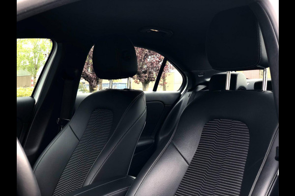 Mercedes-Benz A-Klasse 220 Advantage 190PK | Virt. Cockp., Camera, Navi, Stoelverw., LED, Half leder | NAP |