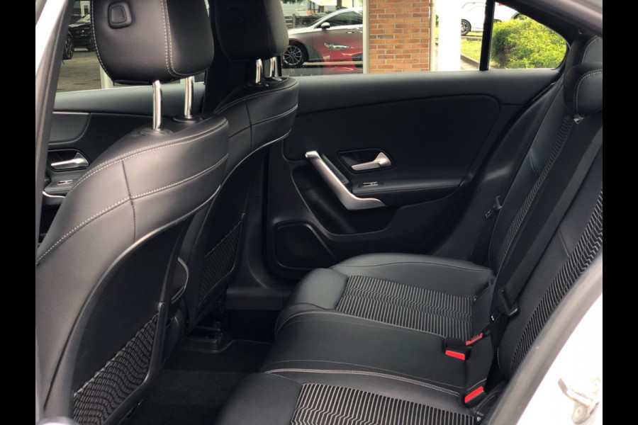 Mercedes-Benz A-Klasse 220 Advantage 190PK | Virt. Cockp., Camera, Navi, Stoelverw., LED, Half leder | NAP |