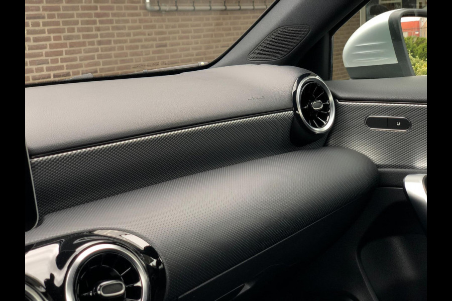 Mercedes-Benz A-Klasse 220 Advantage 190PK | Virt. Cockp., Camera, Navi, Stoelverw., LED, Half leder | NAP |