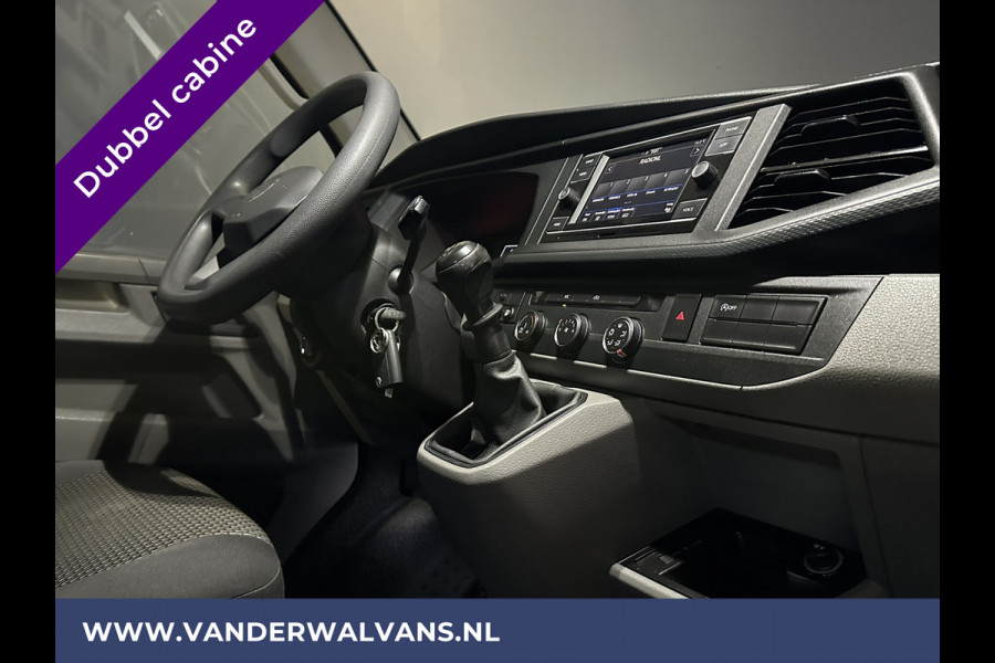Volkswagen Transporter 2.0 TDI L2H1 Dubbele cabine Euro6 Airco | Apple Carplay | Android Auto | 5-Zits | 2200kg Trekhaak Cruisecontrol, Parkeersensoren