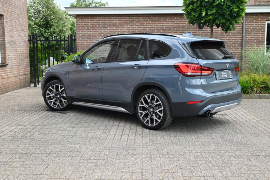 BMW X1 XDrive25e X-Line 220 PK Dealer o.h. Leder Memory Head-Up LED 19''