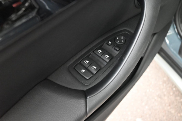 BMW X1 XDrive25e X-Line 220 PK Dealer o.h. Leder Memory Head-Up LED 19''