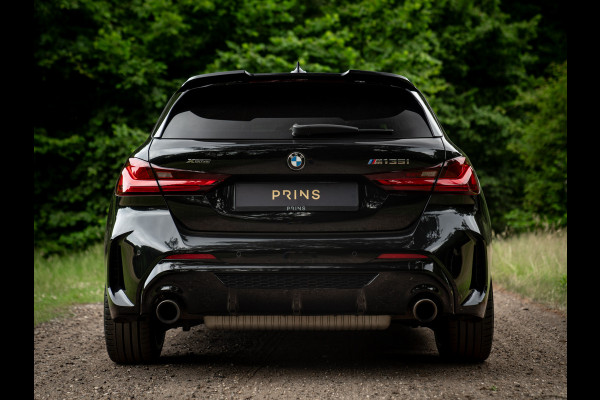 BMW 1-serie M135i xDrive High Executive | Pano-dak | Head-up | Sportstoelen | Adaptief onderstel