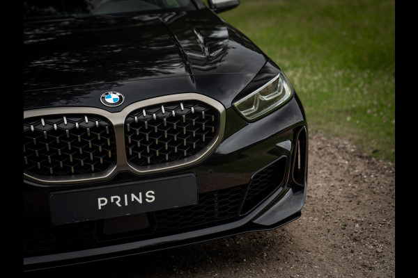 BMW 1-serie M135i xDrive High Executive | Pano-dak | Head-up | Sportstoelen | Adaptief onderstel