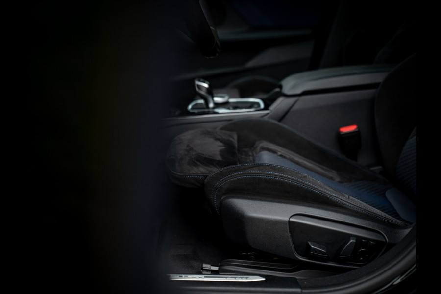 BMW 1-serie M135i xDrive High Executive | Pano-dak | Head-up | Sportstoelen | Adaptief onderstel