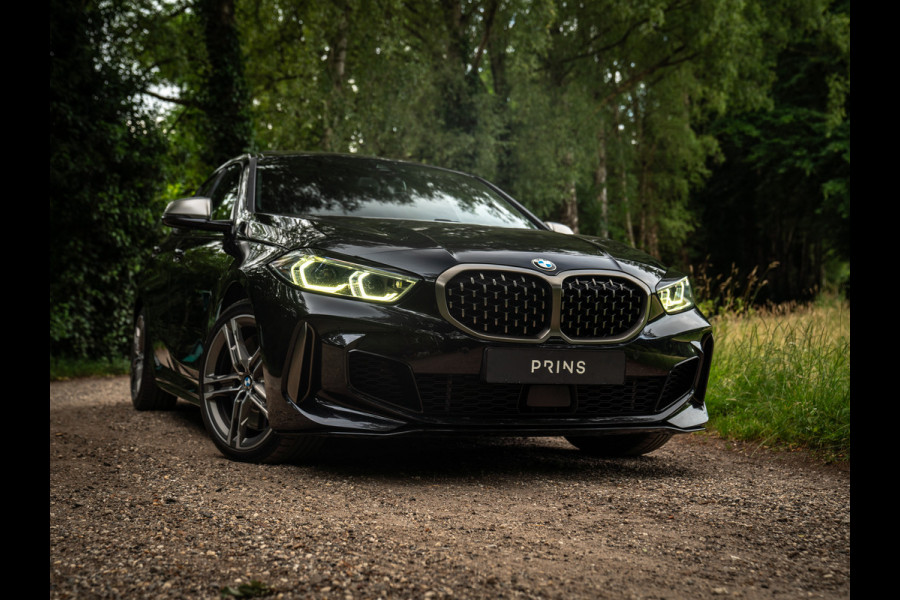 BMW 1-serie M135i xDrive High Executive | Pano-dak | Head-up | Sportstoelen | Adaptief onderstel
