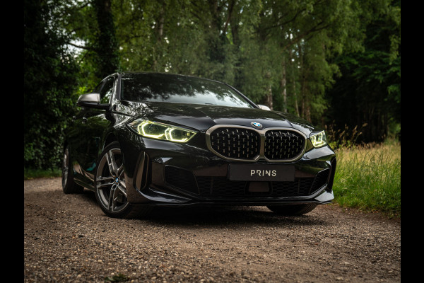 BMW 1-serie M135i xDrive High Executive | Pano-dak | Head-up | Sportstoelen | Adaptief onderstel