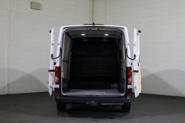 Volkswagen Crafter 2.0 TDI 140pk L3 H2 Automaat Navigatie Camera Led