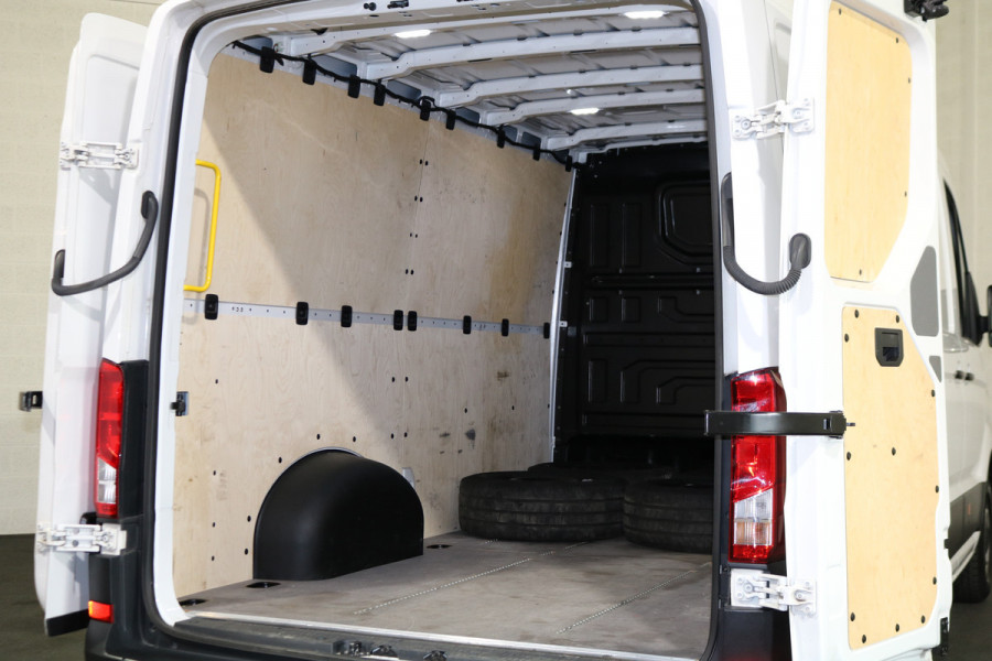 Volkswagen Crafter 2.0 TDI 140pk L3 H2 Automaat Navigatie Camera Led