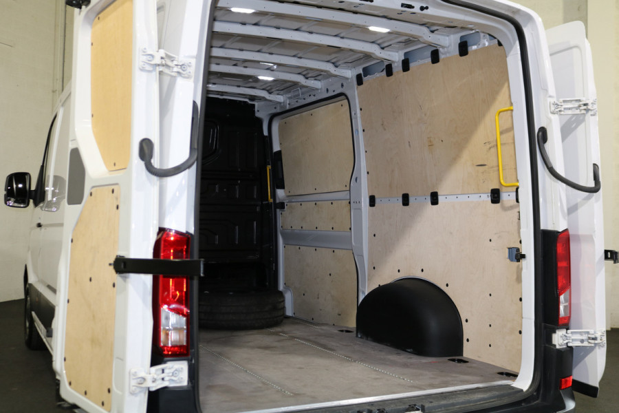 Volkswagen Crafter 2.0 TDI 140pk L3 H2 Automaat Navigatie Camera Led